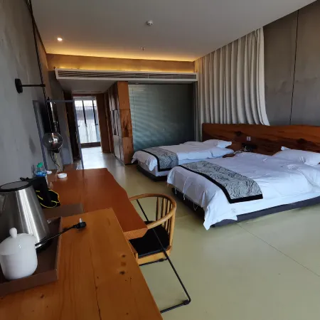 Jianghu Hot Spring Hotel (Yichun Wentang Town)