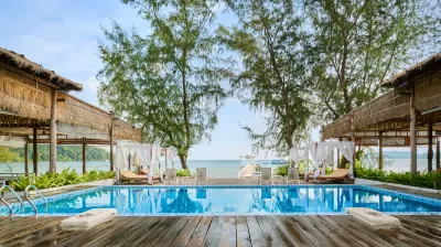 Eden Beach Resort By EHM Отели рядом с достопримечательностью «Лейзи Бич»