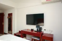 Huayi Hotel (Weifang Anshun Road Railway Station)