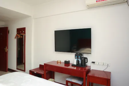 Home Inn UP Huayi Select Hotel (Weifang Anshun Road Railway Station Branch