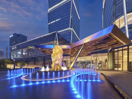 MGM Qingdao Отели рядом с достопримечательностью «Ocean University of China Laoshan Campus»