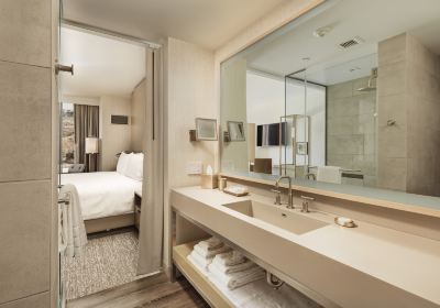 Standard King Room Yaamava' Resort & Casino at San Manuel Photo