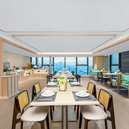 Country Inn & Suites by Radisson Hotel (Wuhan Railway Station Happy Valley)