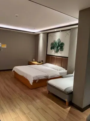 Moshang Huakai Hotel