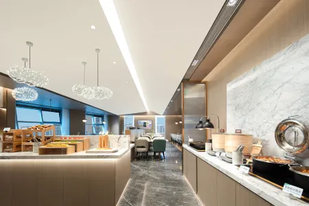 Atour Hotel Shanghai South Railway Station Shilong Road Отели рядом с достопримечательностью «Xuhui District West Bund Nature Art Park»