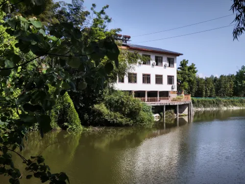 Bo Wang Mountain Longquan Lake resort