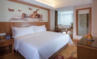 Vienna Hotel (Dongguan Dalingshan baihuadong store)