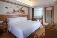Vienna Hotel (Dongguan Dalingshan baihuadong store) Hotels near Lijiacheng Shopping Plaza