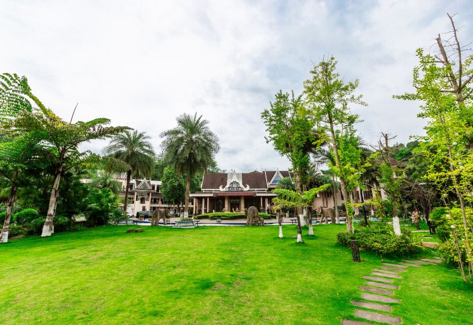 리버 & 홀리데이 호텔의 넓은 가족 객실 내부