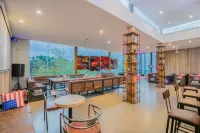 Ch'an Town Resorts - bar