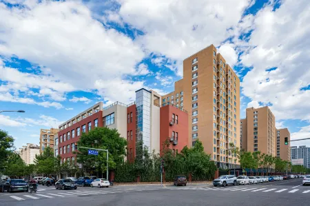 Homeinn Hotel (Beijing Beiqing Road Aerospace City) Отели рядом с достопримечательностью «University for Science & Technolngy， Beijinge»