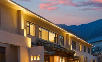 Floral Lux Hotel· Hotel in Jiayue, Mount Wutai(Mount Wutai Scenic Spot Store))