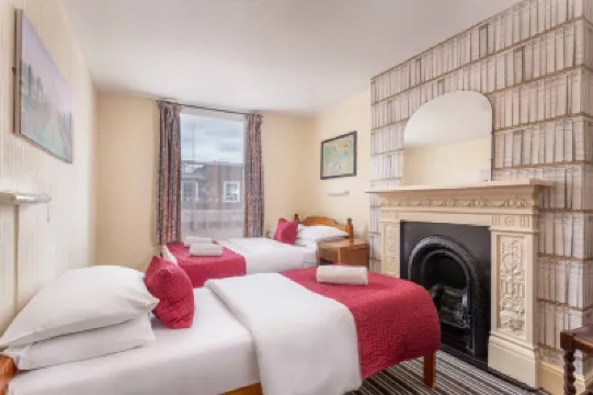 St Athans Hotel Отели рядом с достопримечательностью «Сент-Джеймс»