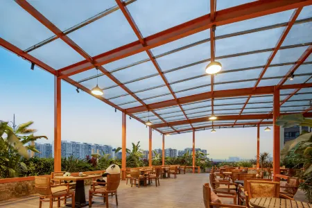 Suboman Hotel (Chengdu Zoo Subway Station) Отели рядом с достопримечательностью «Swan Lake»