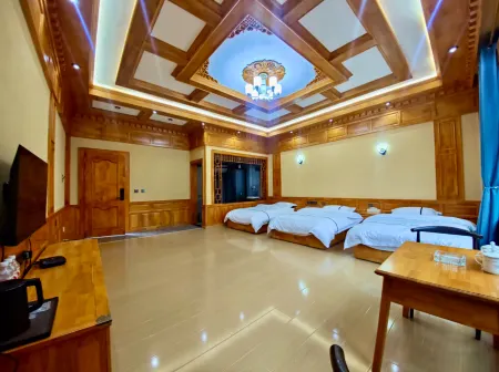 Zhagana Pure Land Homestay Отели в г. Диебу