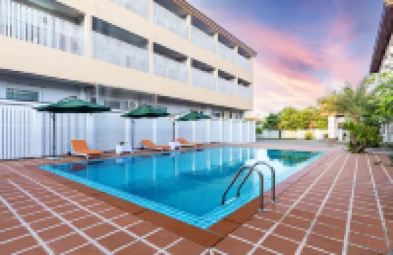 City  Garden Hotel ラオス織物博物館周辺のホテル
