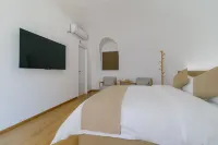 Qingyou Sharing Hotel (Monument to the people's Liberation Store