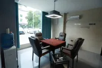 Jiange Sanhe Spring Business Inn