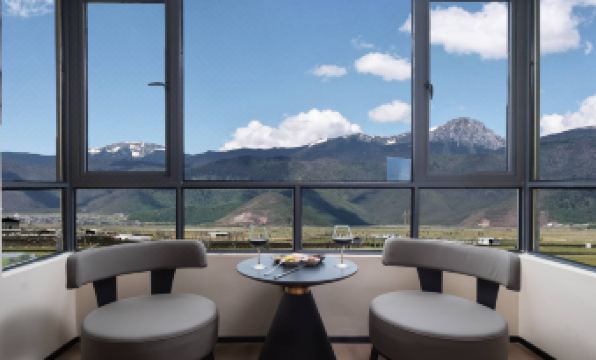 Elong Hotel (Shangri-La Dukezong Ancient City Railway Station)