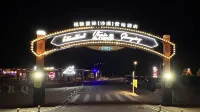 Lonely space desert glamping hotel - 4-Star
