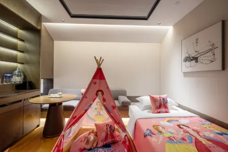 PENGLAI BRIGH RADIANCE HOTEL Отели рядом с достопримечательностью «Haishi Park»