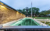 Starway Hotel (Wuyishan Tourist Resort) - Water Park