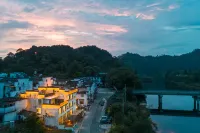 Wuyuan style waterfront homestay 왕커우(왕구) (동선) 호텔