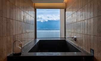 Cloud side Villa · View sunshine Jinshan | cliff sunset mid-mountain Sea View Villa Hotel