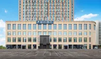 Country Inn & Suites by Radisson,  Urumqi Convention and Exhibition Center Wuyue Plaza Hotel Hotels near Junfa Hongguangshan Botanical Garden