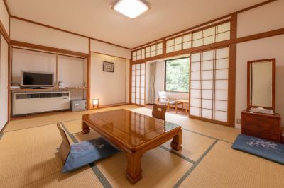 スタンダード和室10畳+広縁3帖<ゲレンデビュー> 越後湯沢温泉 露天大岩風呂の宿 湯沢東映ホテルの写真