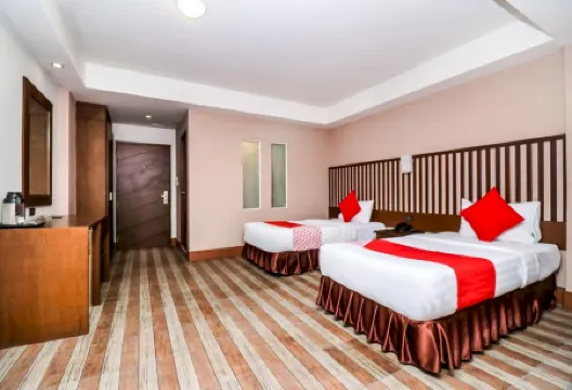 Collection O JA Siam City Отели рядом со станцией Железнодорожная станция Паттая