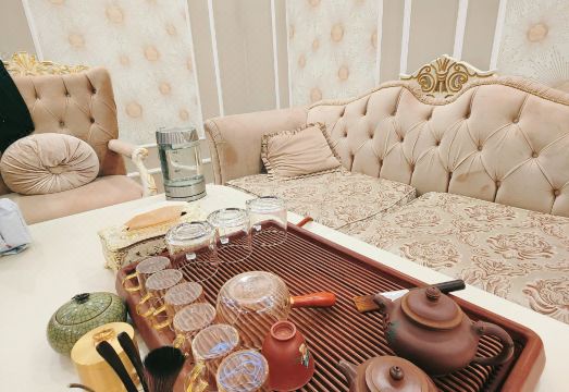 Four Seasons Hotel Mutu