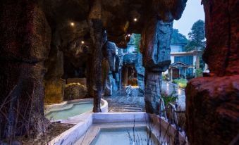 Huaxuan Hot Spring Hotel,Qingcheng Mountain