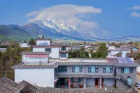 Meet the Snow Mountain View Naxi Courtyard Beauty Stay (Baisha Ancient Town Store)