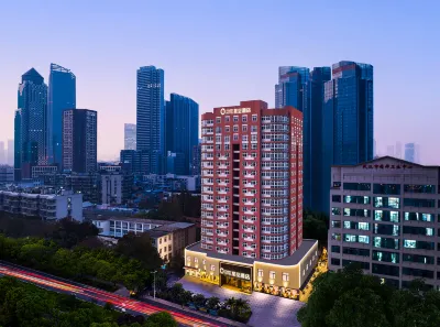 Star Hotel( FirstHospital HanzhengStreet subway) Hotel di Distrik Qiaokou