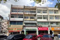 Lings Airbnb Hotel di Kuching Division