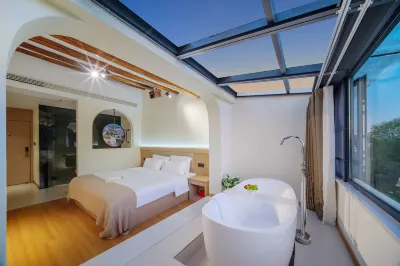 Qianxun Manju Hotel (Wuyuan High-speed Railway Station Branch)