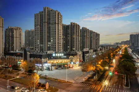 Hanting Hai'an Middle School Fengshan North Road Hotel Отели рядом с достопримечательностью «Kongzi Square»