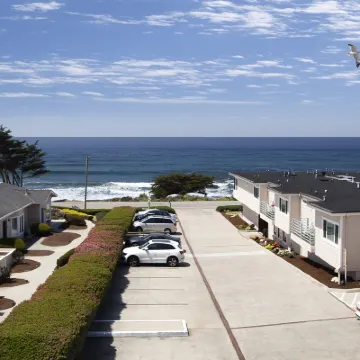 Cambria Landing Inn and Suites Hotels near Cambria, California