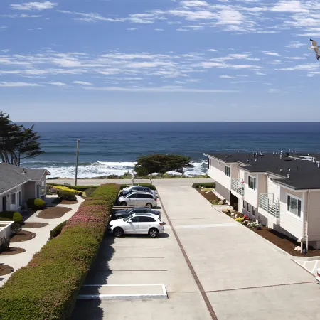 Cambria Landing Inn and Suites