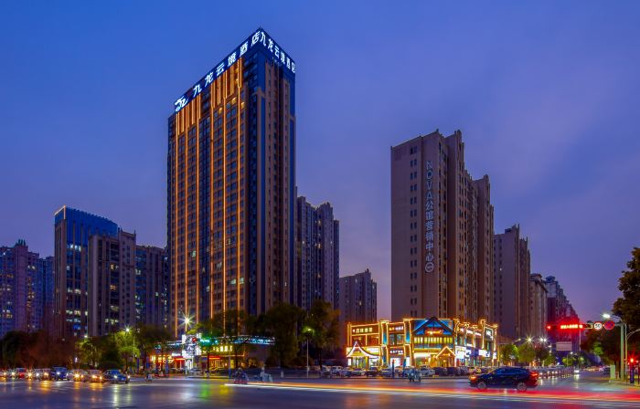 Jiujiang Jiulong Yunjing Hotel at 98 Flood Control Memorial Square, Balihu New District