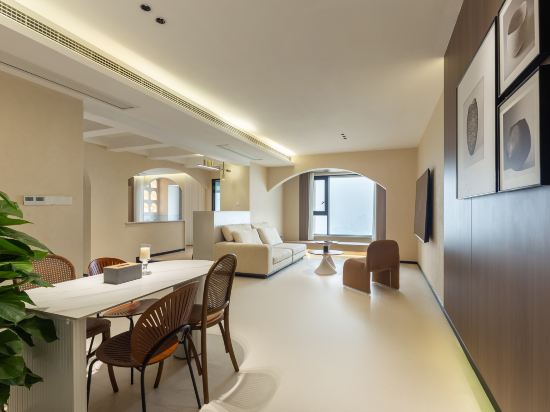 ZiYu Riverview Apartments