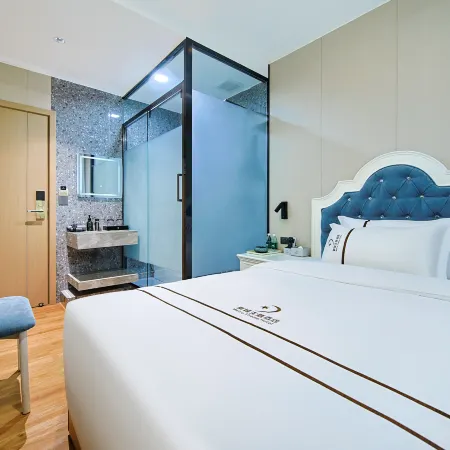 Wusheng New Town HotelNew City Hotel (Hotels in Holiday Plaza)