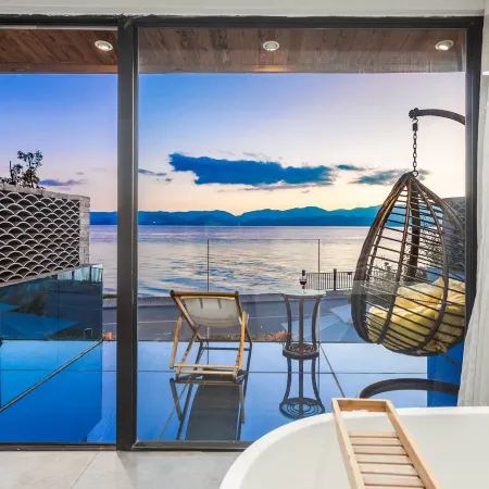 Dali Spirited Away Panoramic Sea View Guesthouse (Erhai Ecological Corridor San Sheng Island Branch)