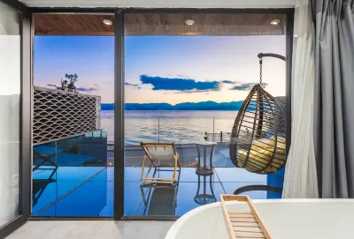 Dali Spirited Away Panoramic Sea View Guesthouse (Erhai Ecological Corridor San Sheng Island Branch) โรงแรมใน