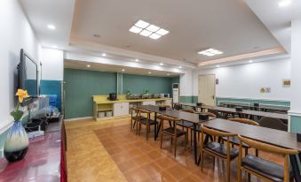 Yixuan Hotel (Lianyungang Suning Square High speed Railway Station Branch)