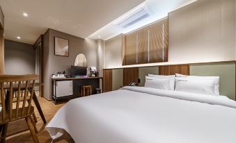 Brown Dot Hotel Eurwangri