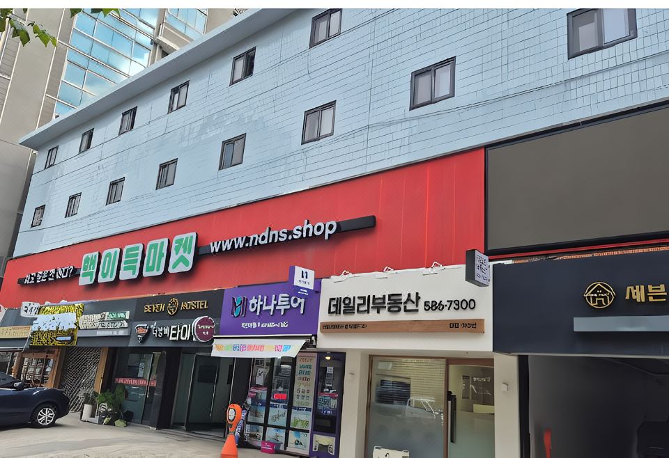 강남 세븐 호스텔 로비