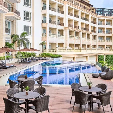 Twin Lakes Hotel near Tagaytay