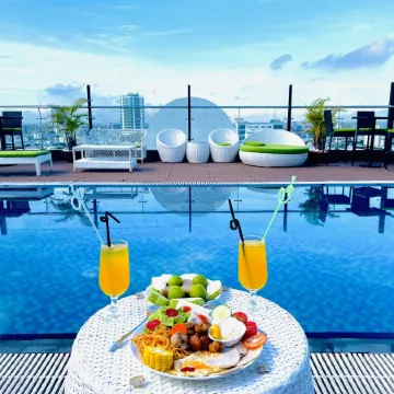 Roliva Hotel & Apartment Danang Отели рядом с Аэропорт Дананг